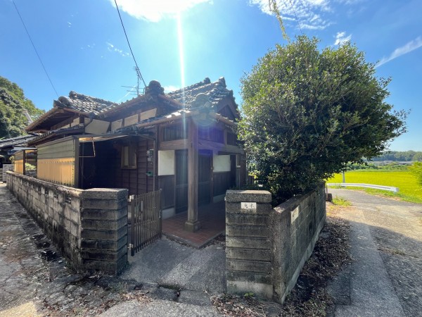 荒尾市本井手　平屋建住宅のサムネイル
